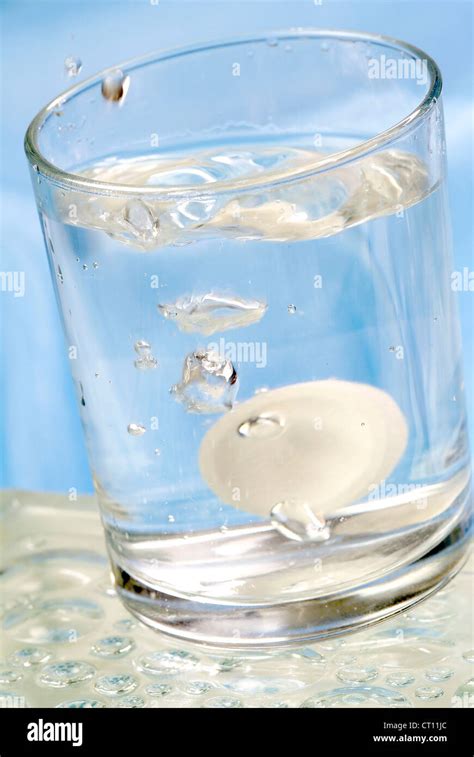 AN EFFERVESCENT TABLET Stock Photo - Alamy