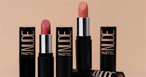 In Sessiz Ama G L G Zellik Trendi Nude Rujlar Marie Claire T Rkiye