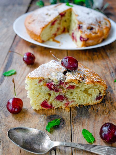 Gâteau moelleux aux cerises