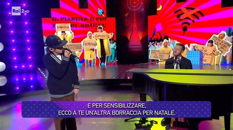 Ariete e Alessandro Cattelan cantano Borraccia Stasera c è Cattelan