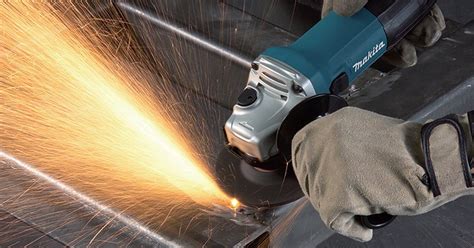 How to Use an Angle Grinder [Simple Guide] - The Precision Tools