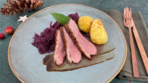 Entenbrust Mit Geschmortem Rotkohl Und F Cherkartoffeln Rezepte Ard