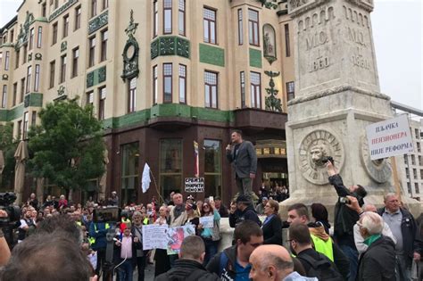 22 PROTEST JEDAN OD PET MILIONA Demostranti Se Okupili Na Terazijama