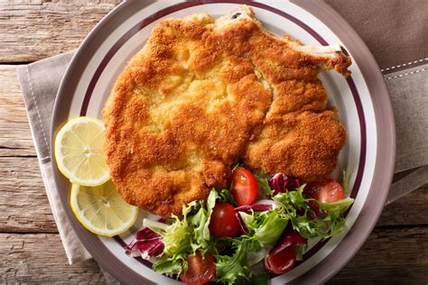 Cotoletta alla milanese: curiosità, origine e classifica - TypicalEats Blog