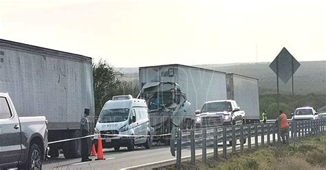 Hoy Tamaulipas Accidente En Tamaulipas Choque Entre Dos Trailer Deja