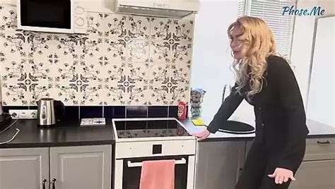 Sexy Blonde Lisa Mit Kurzen Haaren In Strumpfhosen Und Brille Mit Kurzen Haaren Hat Sex Zum