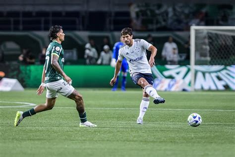 Cruzeiro Desperdi A Chance Sofre Gol No Fim E Perde Para Palmeiras