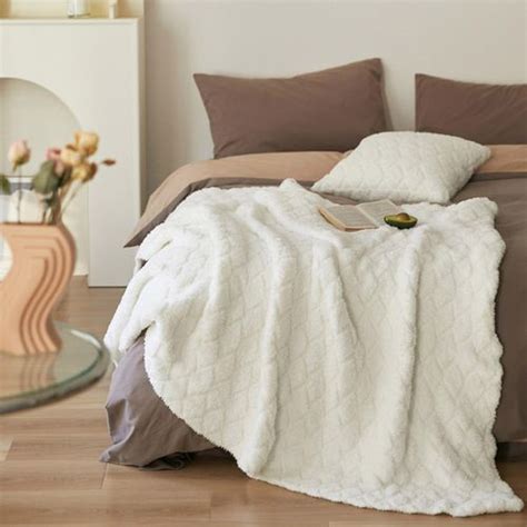 Cottonmore Super Soft Microfibre Winter White Blanket 130x160cm Sofa