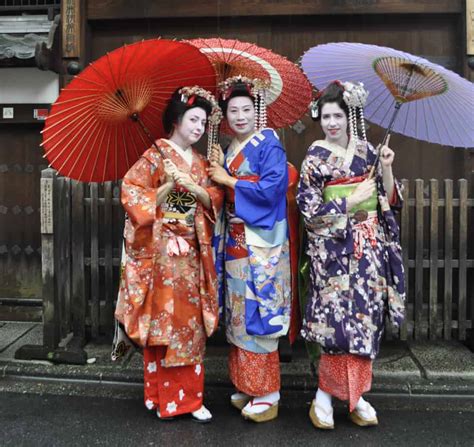 Turning Japanese: How I Became a Geisha of Gion - Luggage and Lipstick