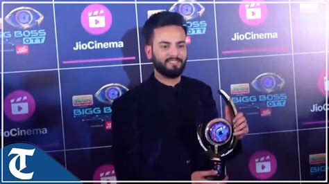 Elvish Yadav Lifts Bigg Boss Ott Season 2 Trophy Shares His Journey Winning Experience Youtube