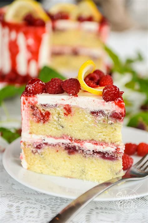 Lemon Raspberry Cake With Raspberry Filling Sugar Geek Show