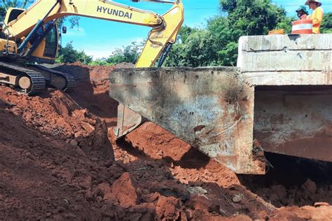 Der Pr Inicia Obra Emergencial Em Ponte Na Rodovia Entre Paranava E