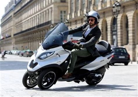 Enjoy Scooter Sharing Shows Off In Milan Wanted In Milan