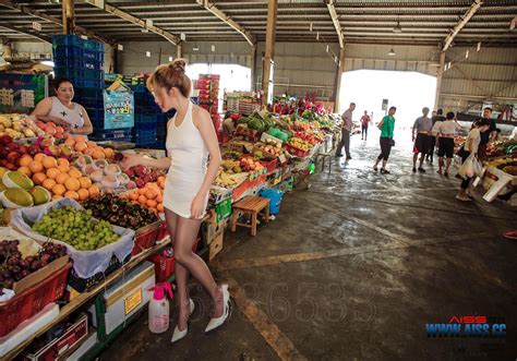 何冉 钻石版F 闹市 美丝F Porn Pic