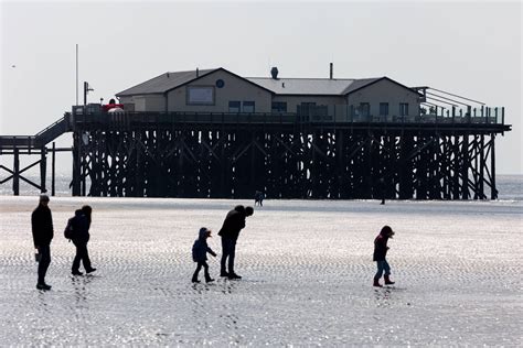 St Peter Ording Einheimische Frau nach Strand Besuch wütend moin de