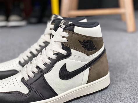 The Air Jordan 1 High Og ‘dark Mocha Is Mega Sneaker Freaker