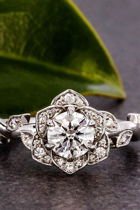 15 Gorgeous And Elegant Floral Engagement Rings