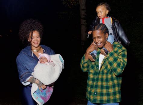 Rihanna Et A Ap Rocky Pr Sentent Leur Famille En Photo