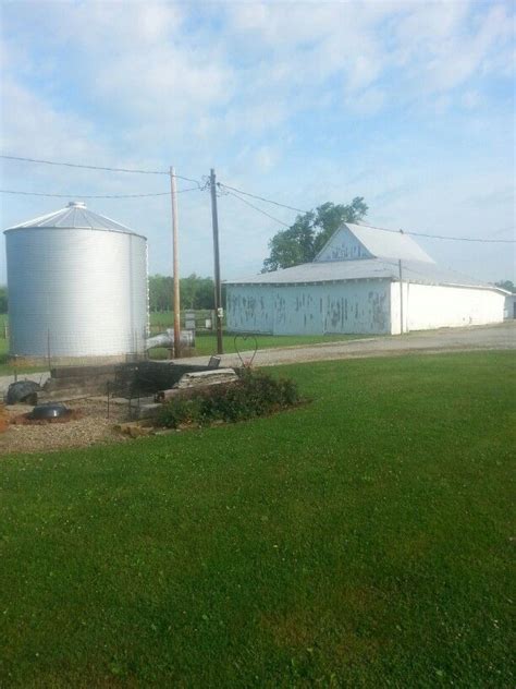 Pin By Corbin Brummett On Just Plain Country Farm Sidewalk Structures