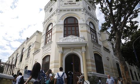 Jovem Gay D Bronca Em Colegas De Faculdade Que O Ridicularizavam Em Grupos No Whatsapp Pheeno