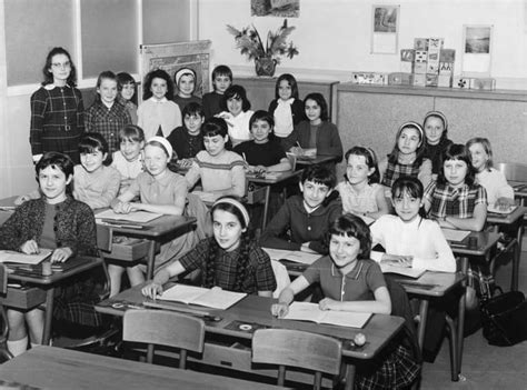 Photo de classe CM 2 de 1966 école Jean Macé Copains d avant