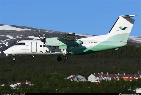 LN WIN Widerøe De Havilland Canada DHC 8 103B Dash 8 Photo by Tomas