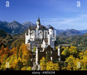 Das Schloss Neuschwanstein Im Herbst Panorama Alp See F Ssen