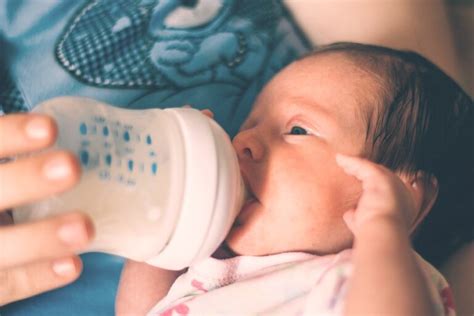 ¿cómo Preparar Y Dar Un Biberón Moms Gijón