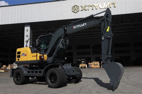 Xinyuan XYB70SWT New Excavators 7 Ton Wheeled Digging Machine Small