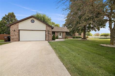 630 Willow Rd Manteno Il 60950 21 Photos Movoto
