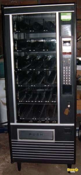 1999 USI 3013A Electrical Machine USI Snack Vending Machine