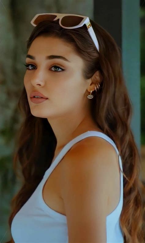 Hande Ercel Beautiful Wallpaper Hayat Turkish Women Beautiful 10 Most