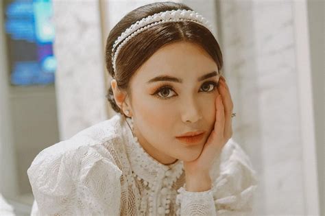 5 Artis Indonesia Ketahuan Punya Bulu Ketiak Nomor 5 Sampai Dihujat