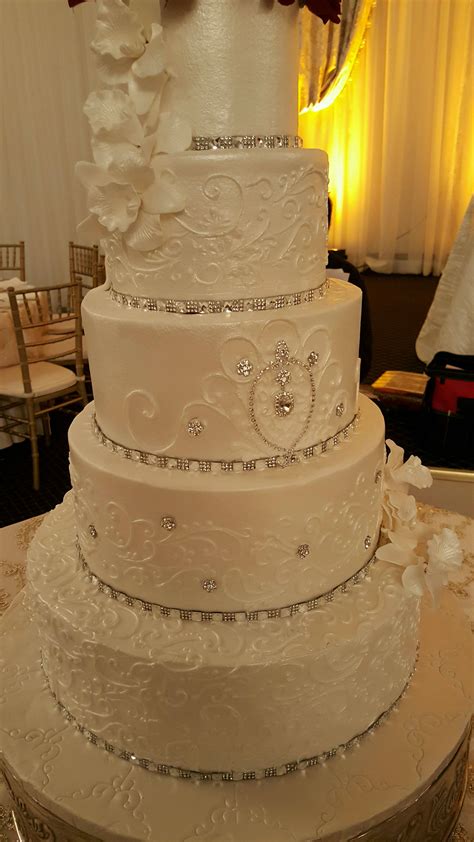 Elegant Wedding Cake With Bling Chateau Crystal Houston Bling