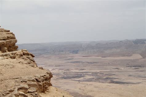 Mitzpe Ramon Crater Cliff, Israel Stock Photo - Image of negev, desert ...