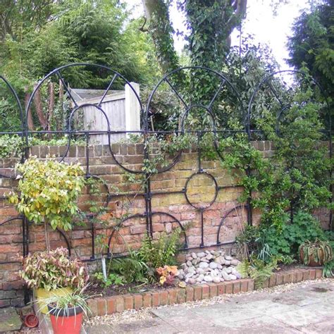 Agriframes Georgian Round Top Classic Screen Garden Street