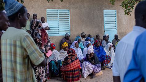 Le Sénégal vote pour élire un nouveau président France Culture