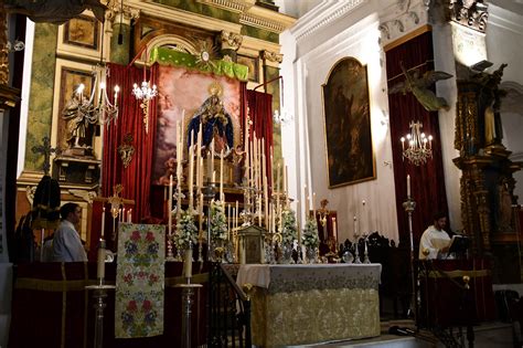 Tradiciones Engalana La Calle San Felipe Y La Plaza De La Iglesia Para