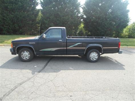 1990 Dodge Dakota Pickup 39l V6 Ohv Automatic With Low Mileage Of