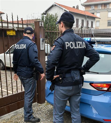 Diciannovenne Violentata Nel Bagno Di Un Bar