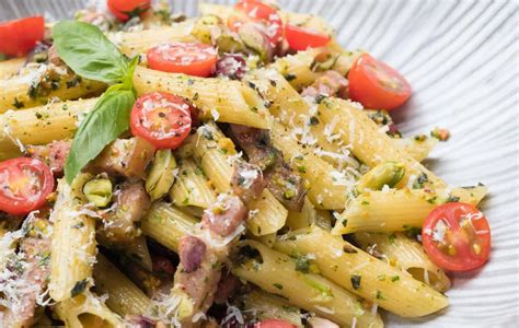 Ricetta Pasta Al Pesto Di Pistacchi E Pancetta Il Club Delle Ricette