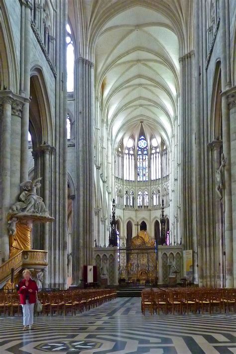 Living the life in Saint-Aignan: Inside the cathedral at Amiens