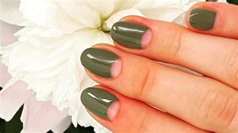 The Retro Half Moon Manicure Trend Is Making A Comeback