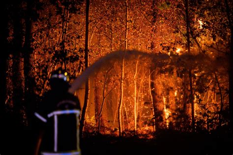 Incendie en Gironde 1 300 hectares brûlés 540 personnes évacuées