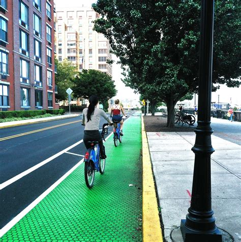 Los Carriles Para Bicicletas De Colores Pueden Ayudar A Mejorar La