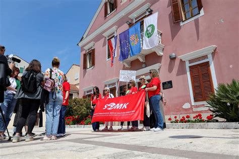 Zaposlenike Vrti A U Trajku Smjestili U Sobu Od Kvadrata