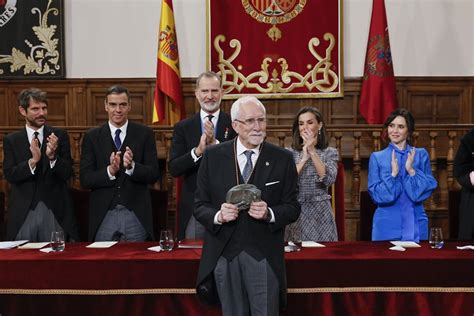 El Escritor Luis Mateo D Ez Recibe El Premio Cervantes