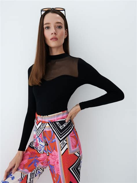 Blusa In Viscosa Colore Nero Mohito Q X