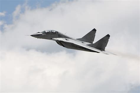 Russian Military Fighter Jet Mig 29 In Flight 照片檔及更多 米格 29戰鬥機 照片 米格