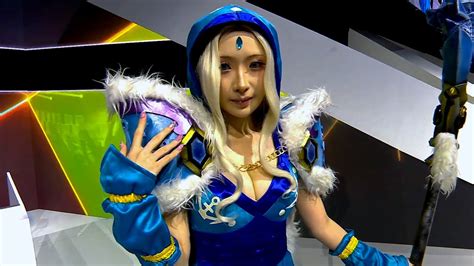 Crystal Maiden Cosplay ESL One YouTube